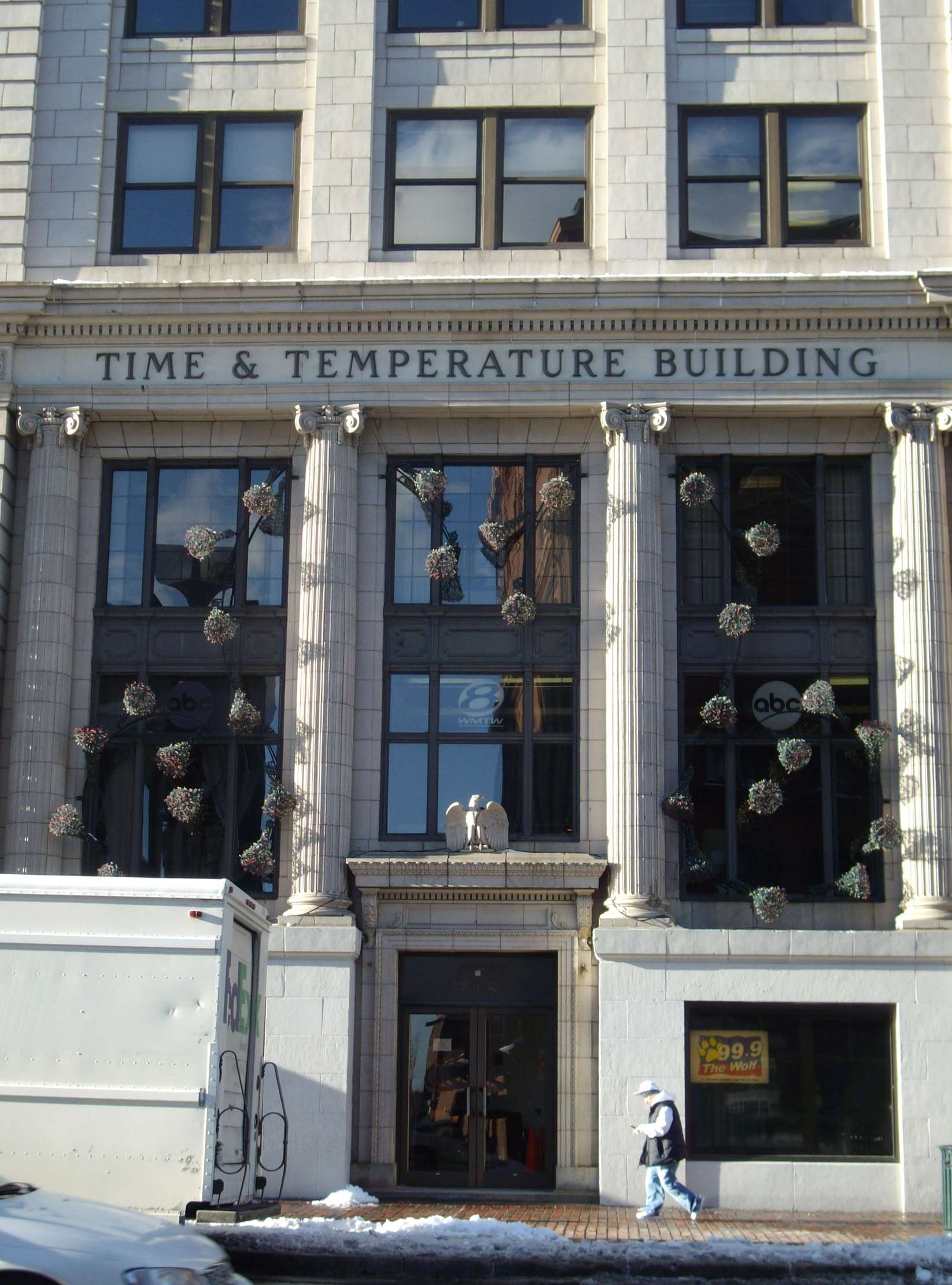 Super cool building materials could reduce urban temperatures