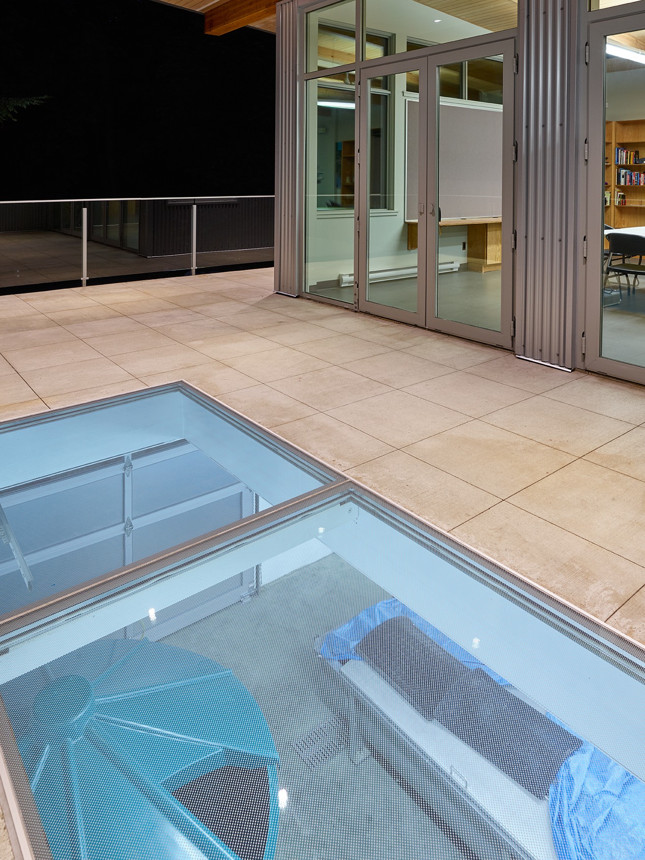 Glass floor for an iconic salmon hatchery Construction Canada