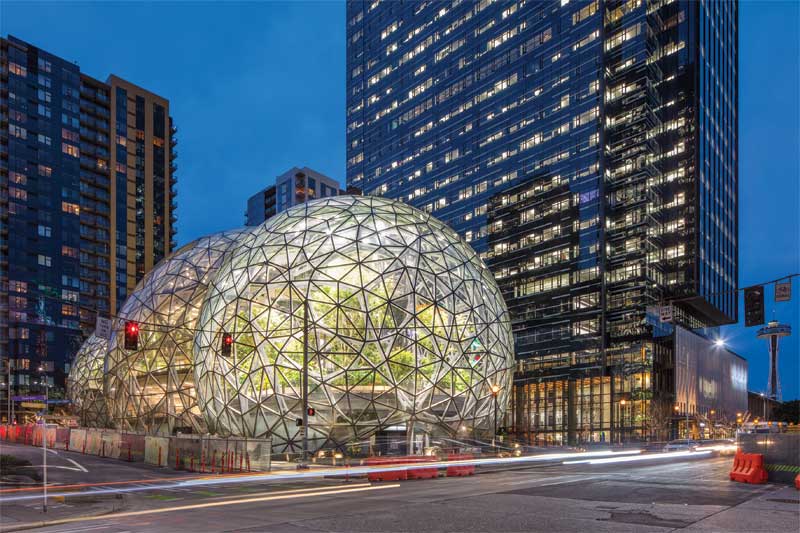 Sphereshaped landmark relies on wellrounded coating system