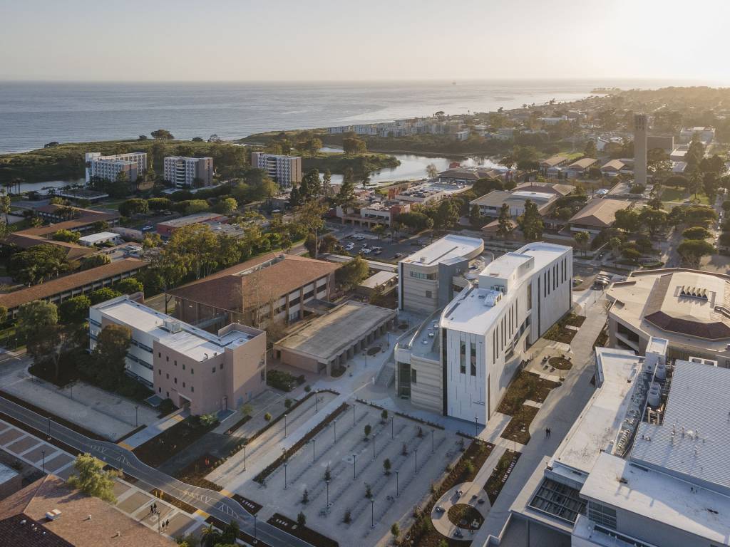 Imágenes Del Campus De La Ucsb