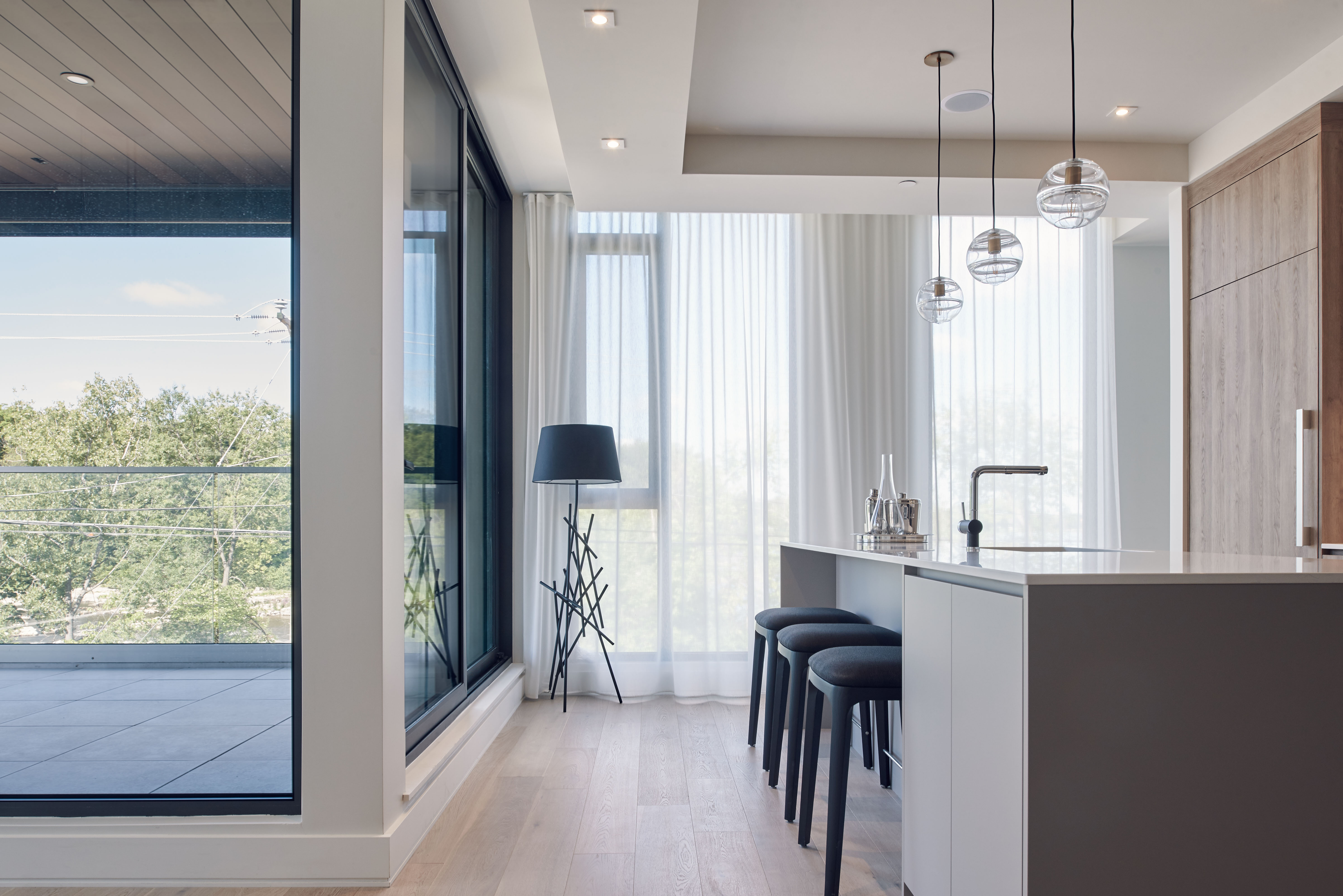 L L LavalSurLeLac Luxury Condos for Sale in Laval Quorum