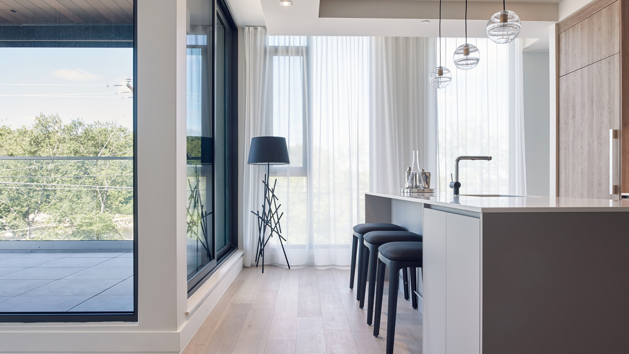 L L LavalSurLeLac Luxury Condos for Sale in Laval Quorum