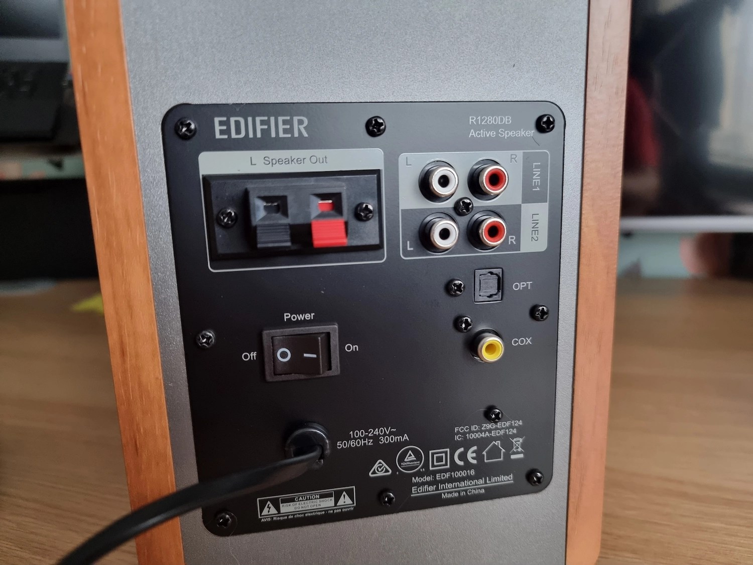 Edifier R1280DB Review Controller Nerds