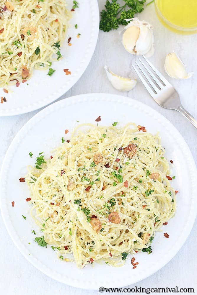Pasta Aglio E Olio / Spaghetti Aglio E Olio Video recip