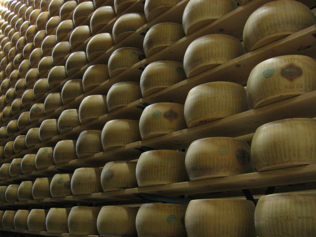 Parmesan vs Parmigiano Reggiano