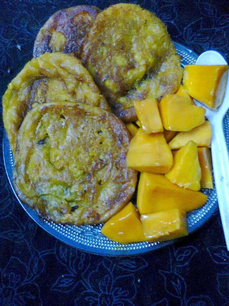 Sweet With Ripe Mango / Bengali Aamer Malpua.