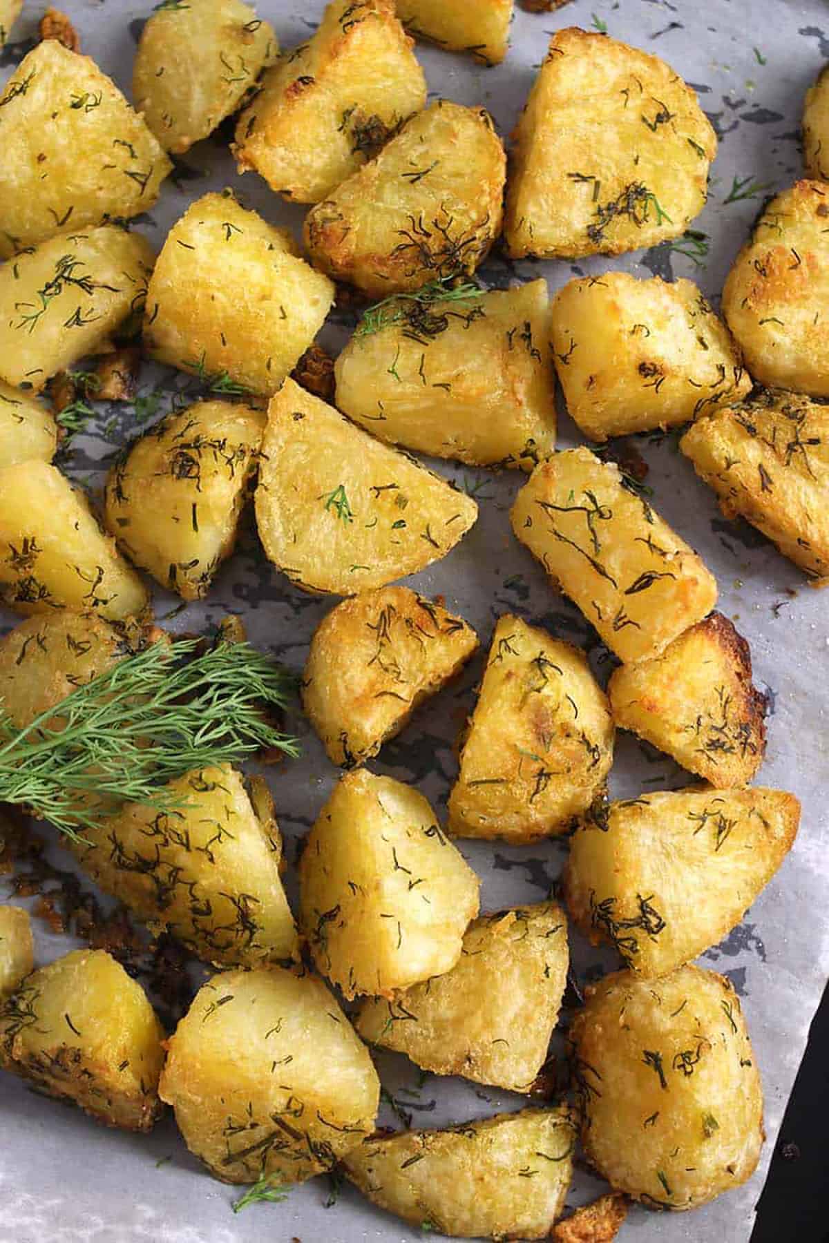Garlic Roasted Potatoes Make the Best Crispy Roast Potatoes