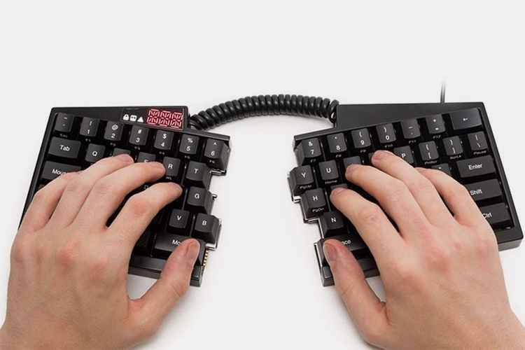 Ultimate Hacking Keyboard