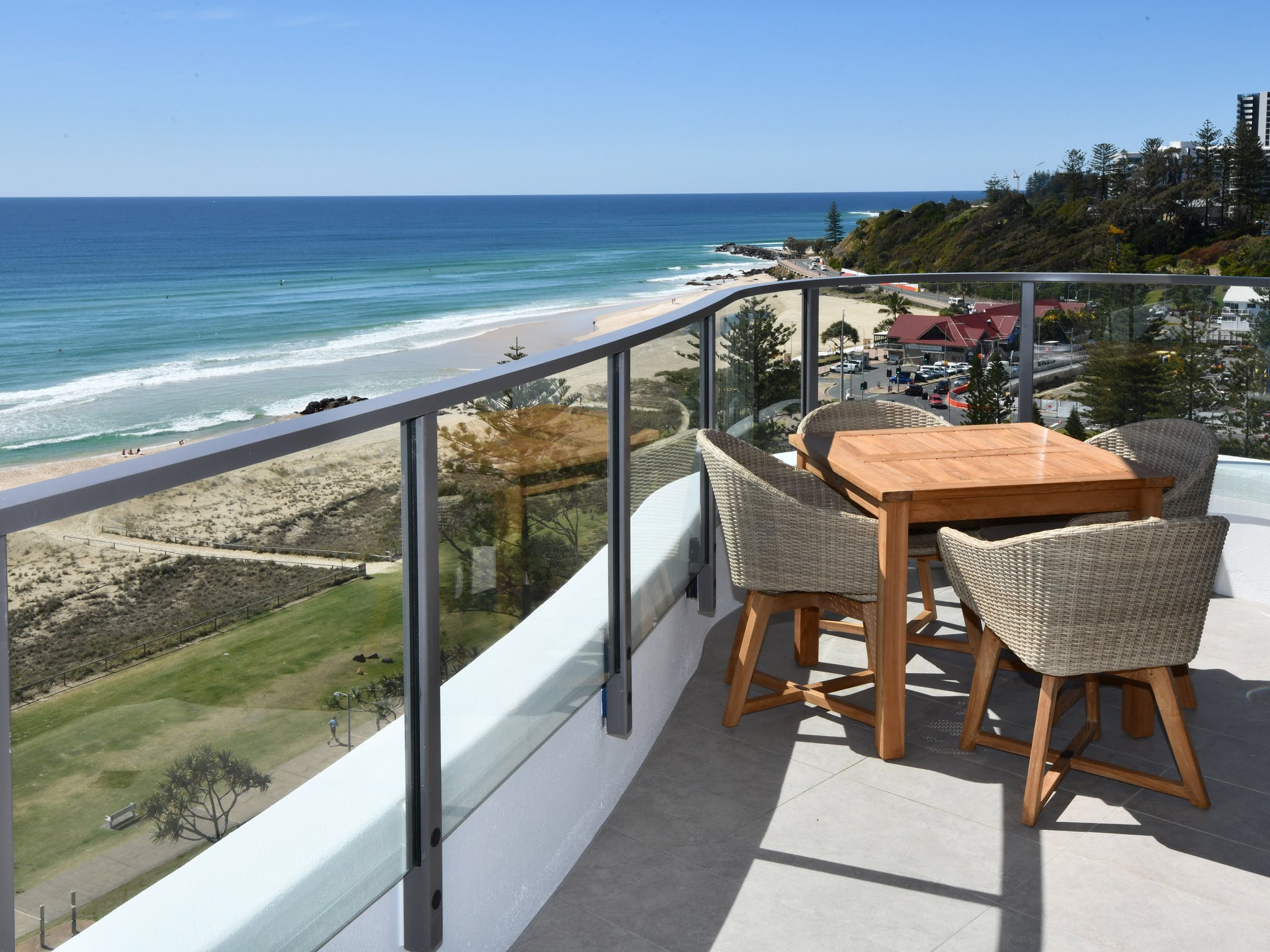X Kirra Apartments Cooly Rocks On Festival