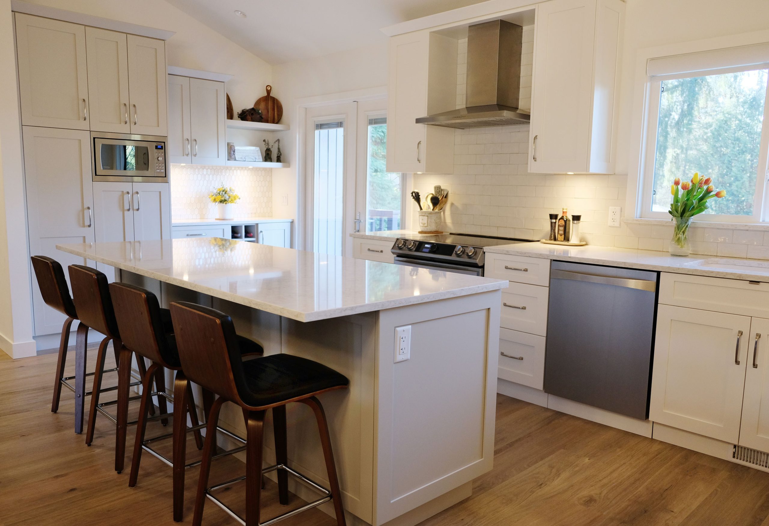 North Vancouver Kitchen Renovation Before and After Coordinated