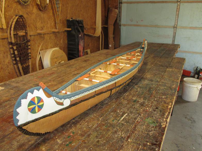 MODEL VOYAGEUR CANOE