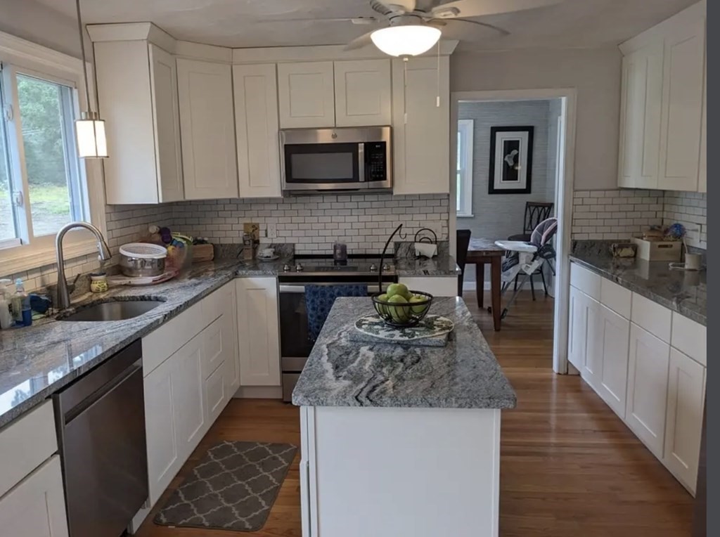 Sold Single Family 147 Forest St Middleton, MA 01949 Corey