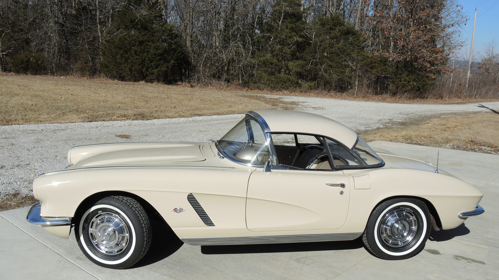 Fawn Beige 1962 Chevrolet Corvette