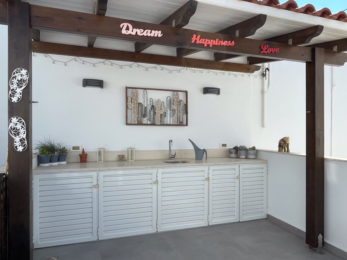 Stunning Villa With Breathtaking Views For Sale In Exopoli