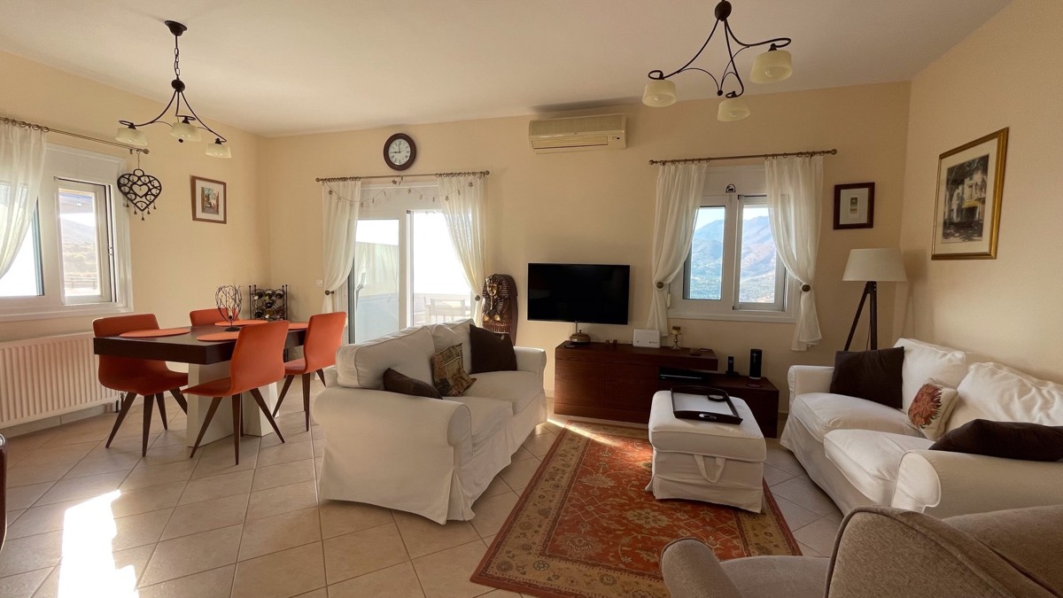 Stunning Villa With Breathtaking Views For Sale In Exopoli