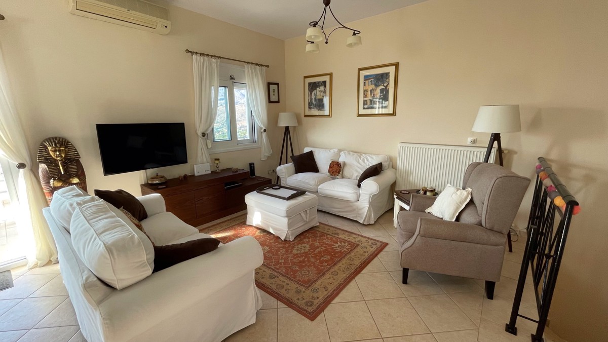 Stunning Villa With Breathtaking Views For Sale In Exopoli