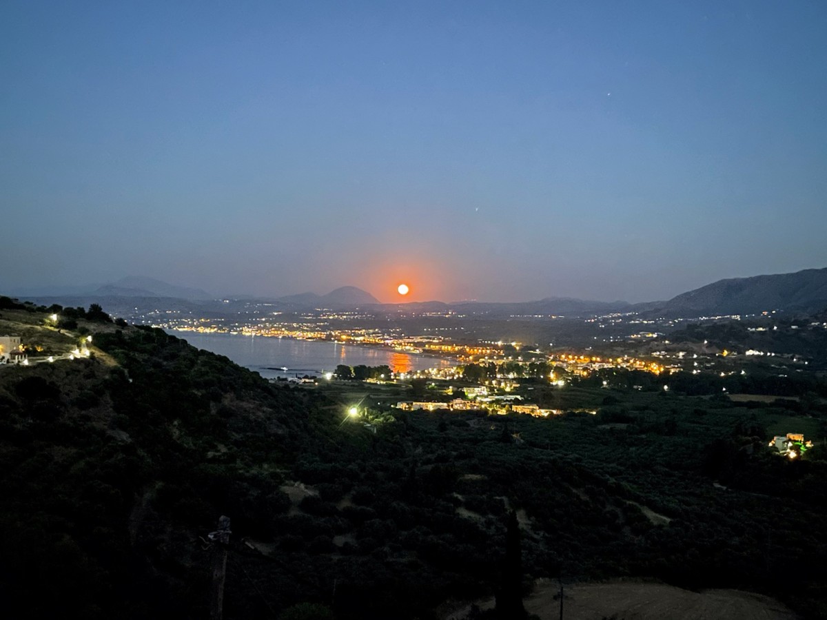 Stunning Villa With Breathtaking Views For Sale In Exopoli