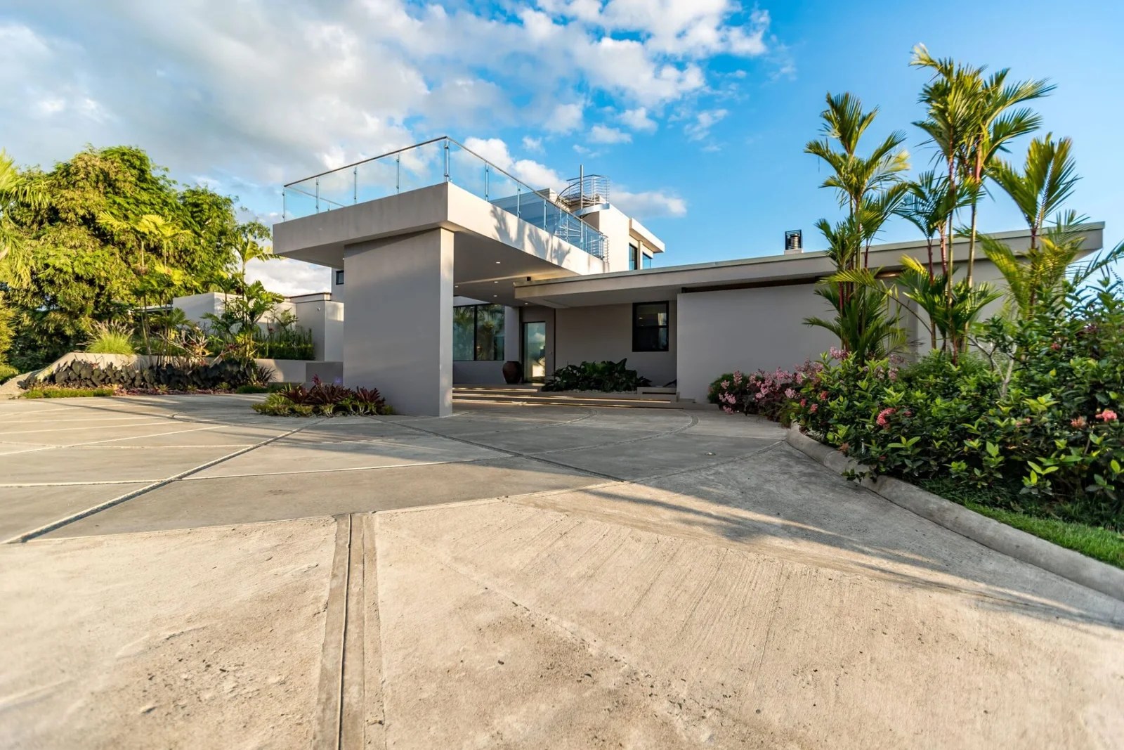 4 ACRES 5 Bedroom Modern Luxury Estate With 3 Pools And Epic Ocean