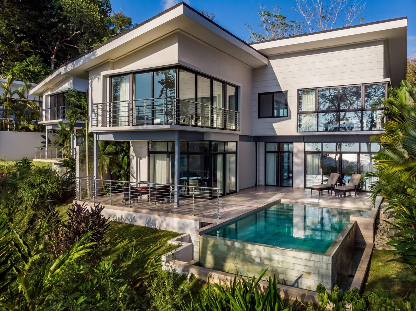 CONDO 3 Bedroom Luxury Stand Alone Villa With Pool And Incredible