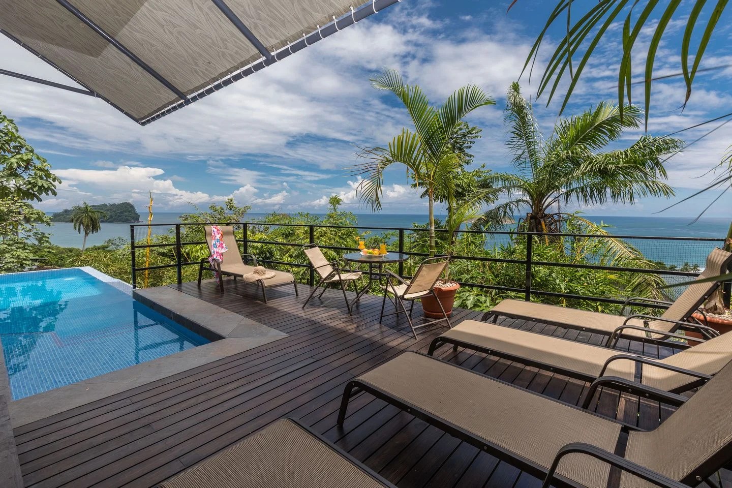 0.22 ACRES 7 Bedroom Tropical Home With Incredible Ocean Views
