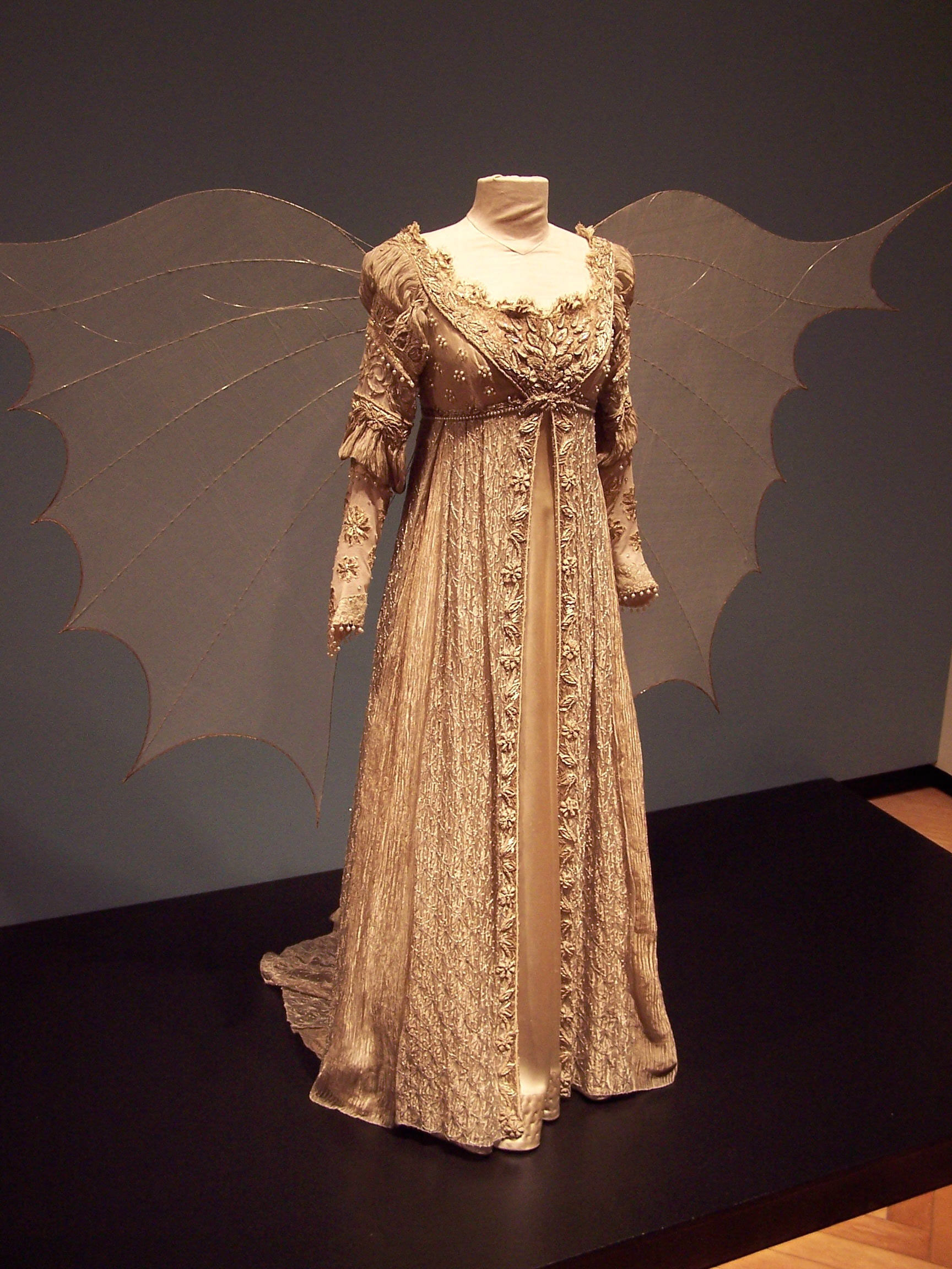 The Costumer's Guide to Movie Costumes