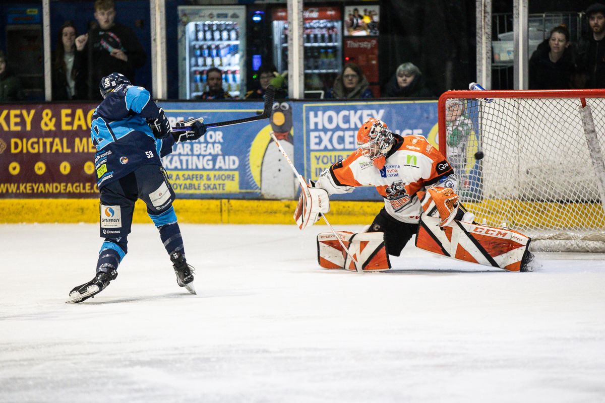 ICE HOCKEY Blaze beat titlechasing Steelers home and away in four
