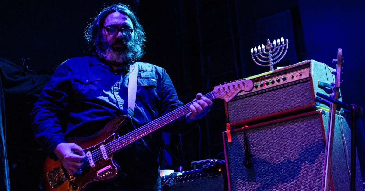 A Look at Yo La Tengo’s Hanukkah 2021 Covers Cover Me