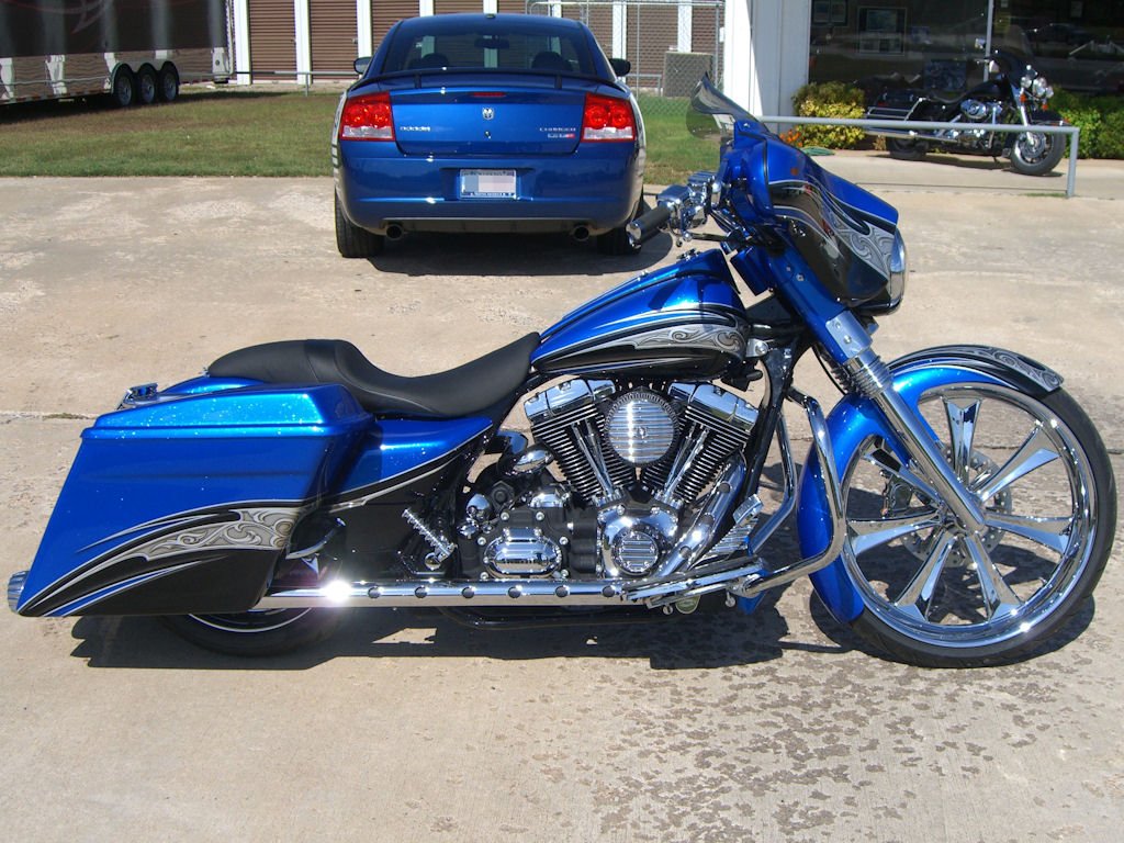 Covington's 07BlueElectraGlide Custom Bagger