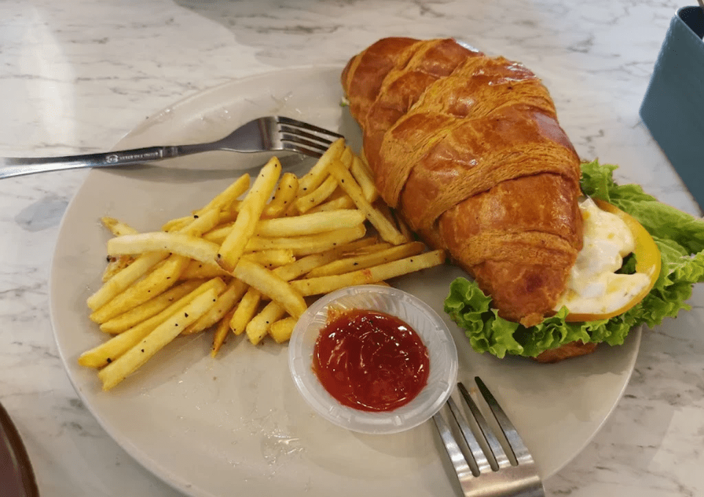 10 Best Cafes in Setia Alam Halal / Muslimfriendly!