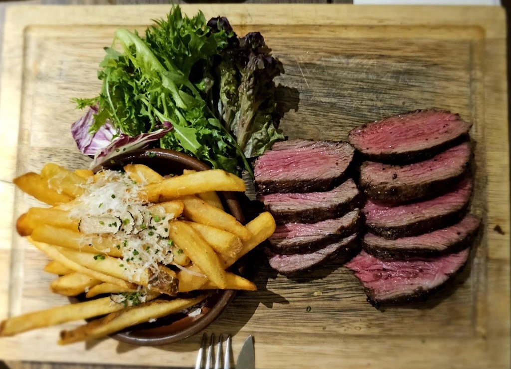 20 Best Restaurants in TTDI for Unique Mouthwatering Foods!