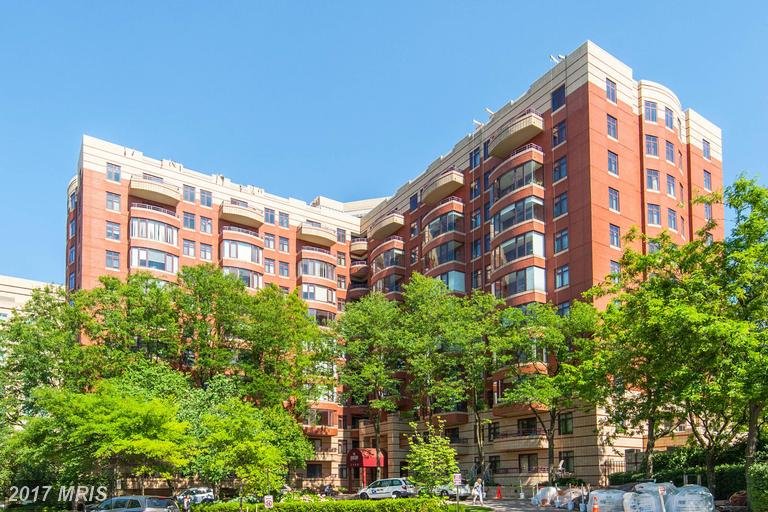 The Charleston 2400 Clarendon Boulevard Arlington VA 22201