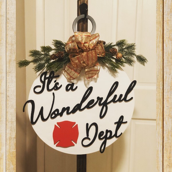 DIY Christmas Door Hanger Ideas