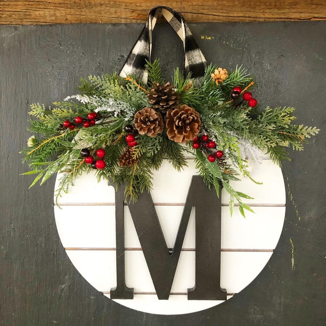 DIY Christmas Door Hanger Ideas