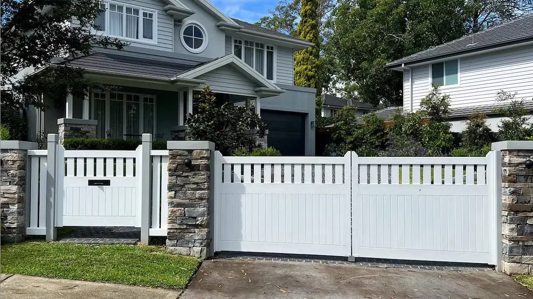 HighQuality Driveway Gates Sydney Craft in Wood