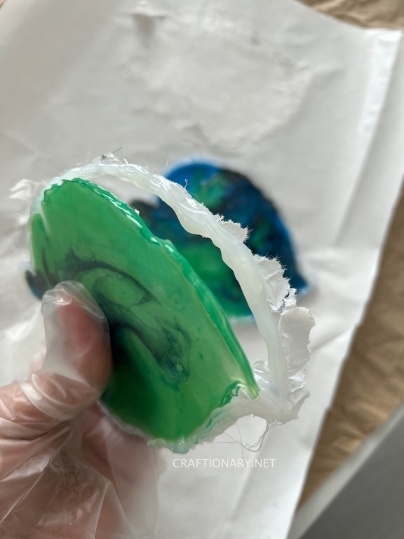 How to Make DIY Resin Coasters WITHOUT molds? Craftionary