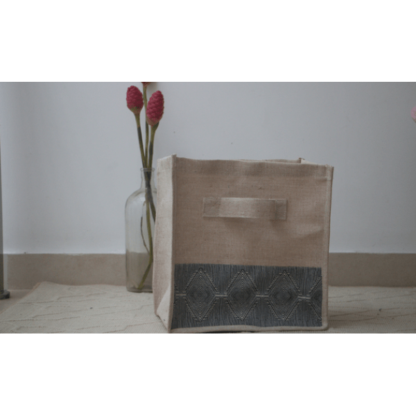 Premium jute organizing basket