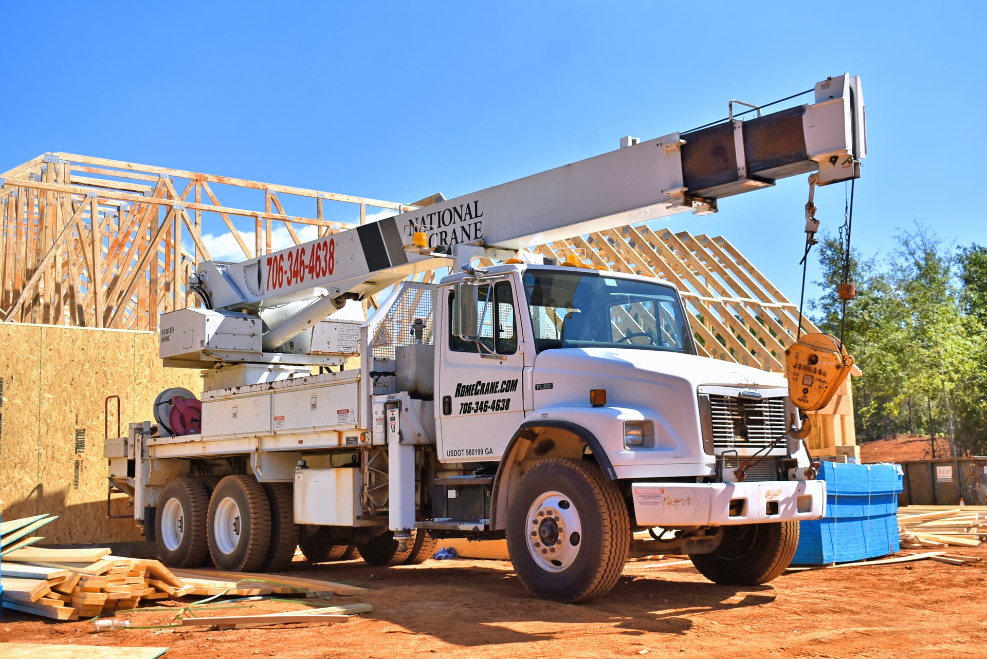 Benefits of Truck Mounted Cranes