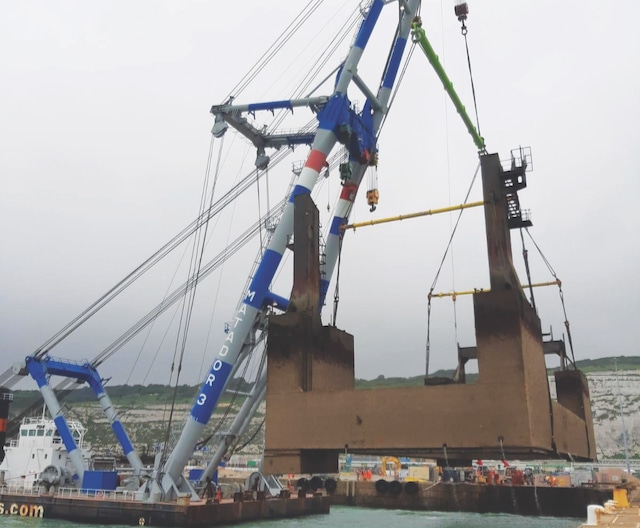 New 33m Modulift spreader bar in action Cranes & Lifting