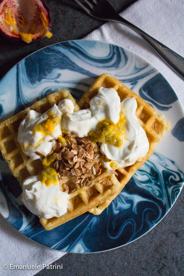 Waffles con frutto della passione ricetta - Cravatte ai ...