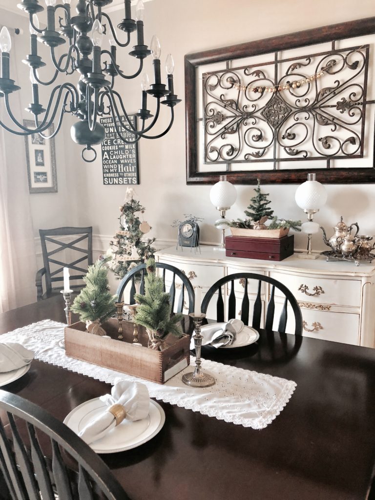 Christmas Dining Room and DIY Ornaments