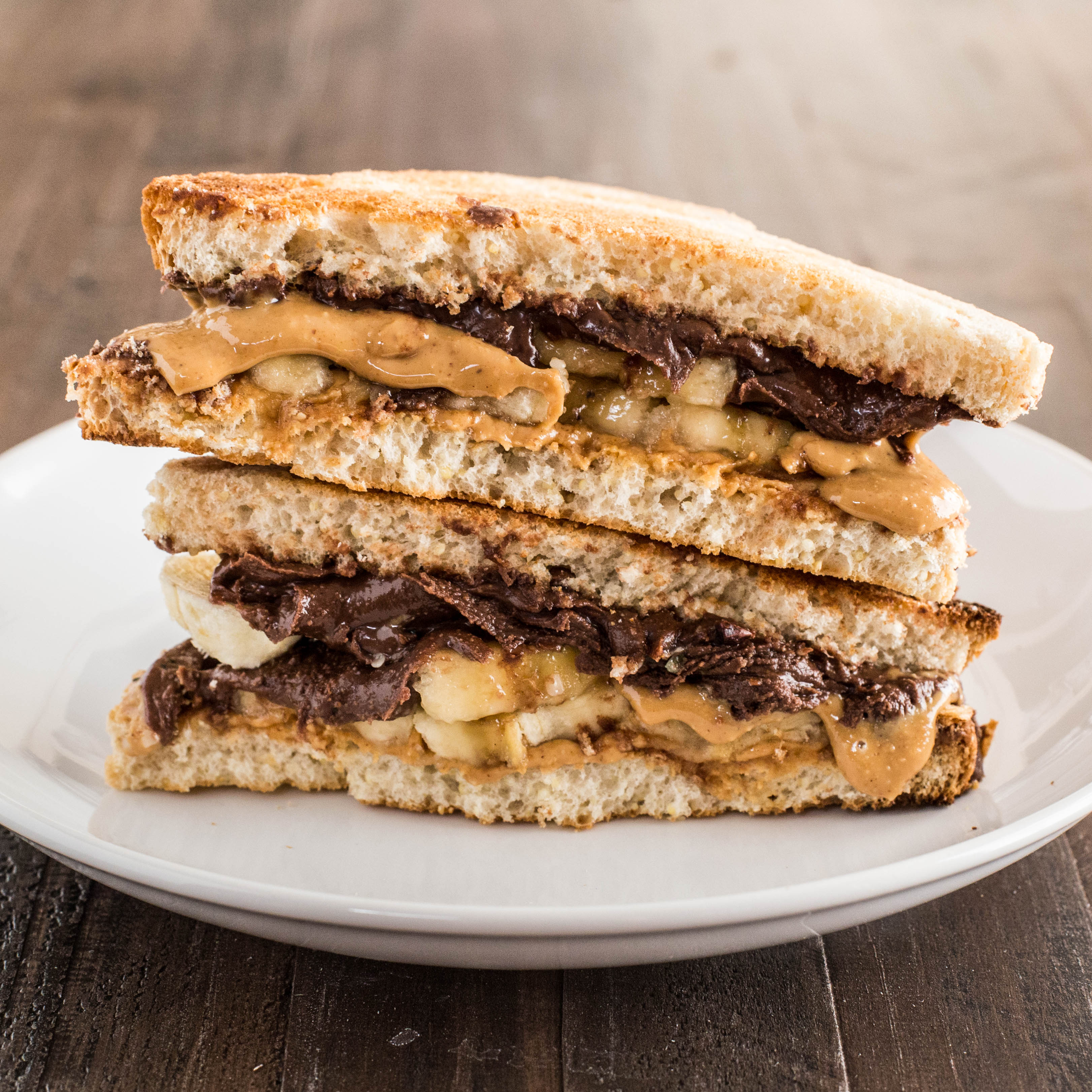 Grilled Chocolate Peanut Butter Banana Sandwich
