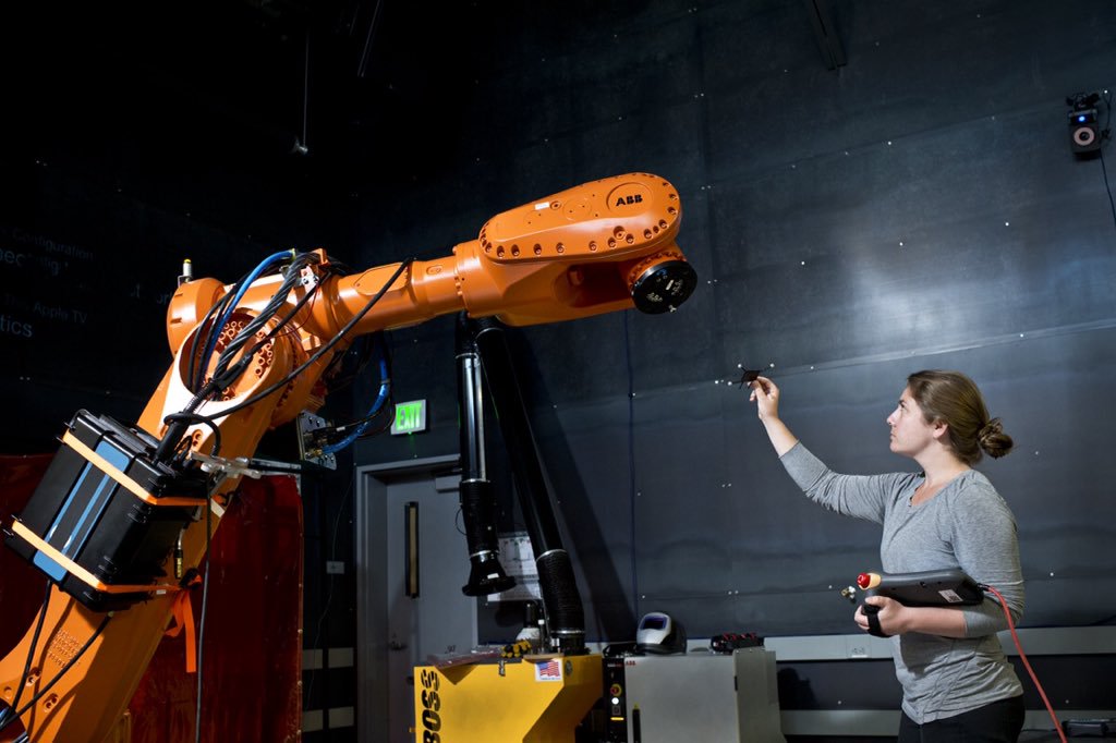 Quipt Teaching industrial robots spatial behaviours for human