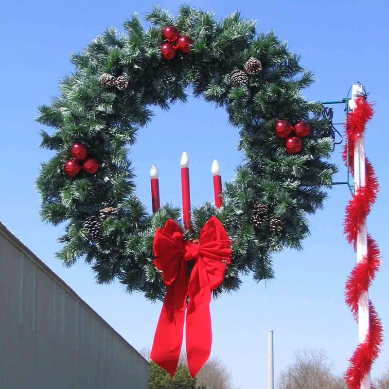 5 Foot Christmas Garland 5 FOOT GARLAND WREATH W/3 RED CANDLES