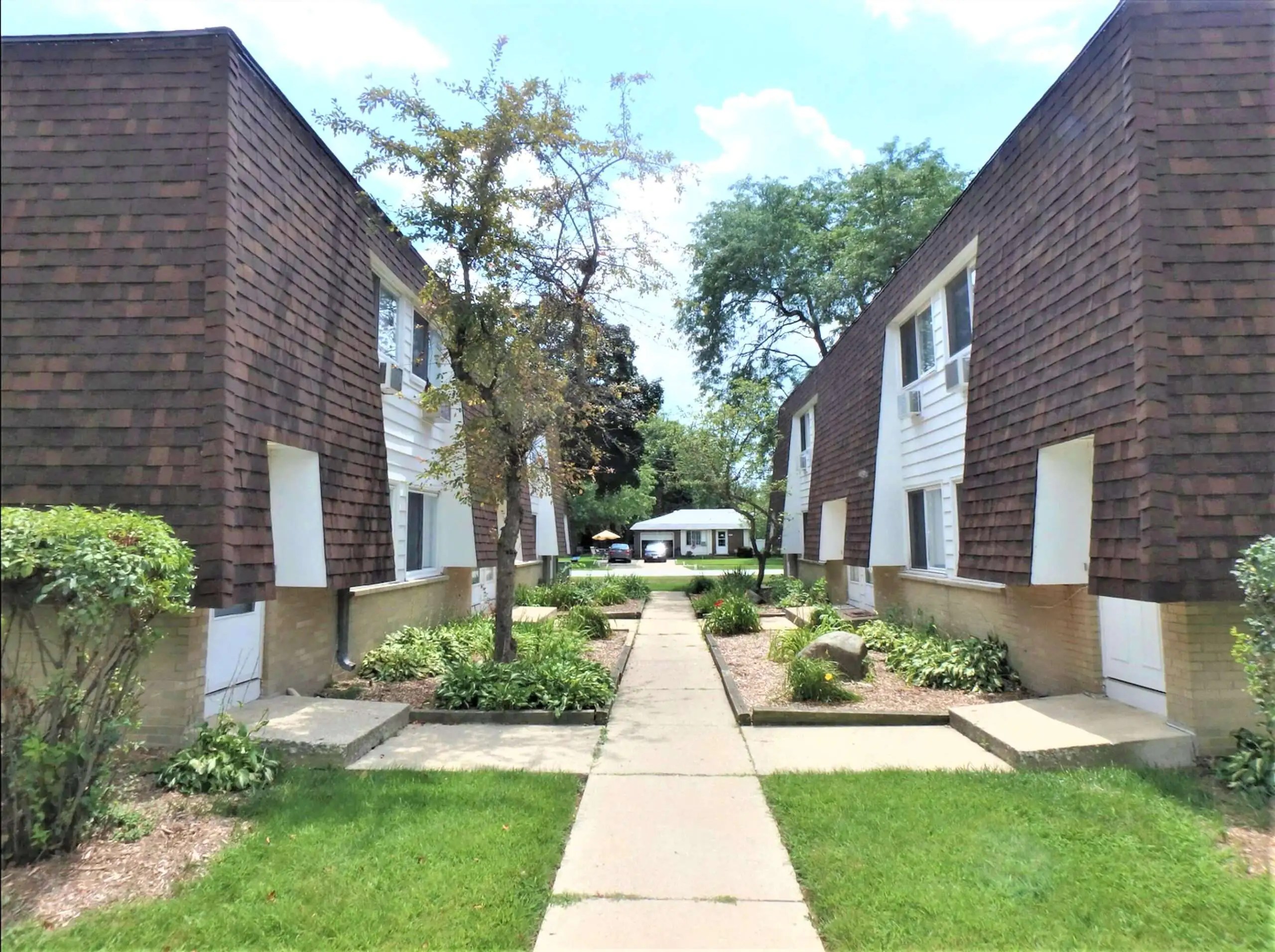 eXp Commercial Chicago Multifamily Brokerage Just Sold! 16Unit