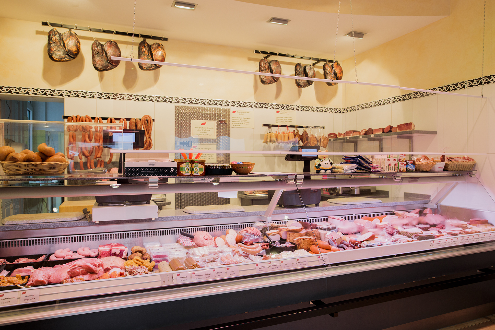 „Unser Fleisch kommt von regionalen Landwirten“ CREVELT Das Magazin