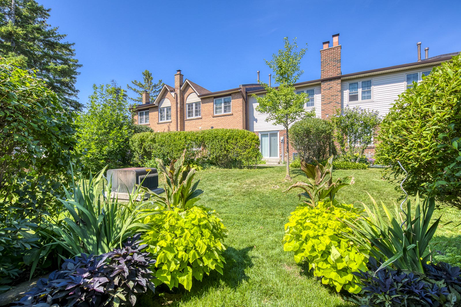 2120 Rathburn Road East 83 Cripps Realty