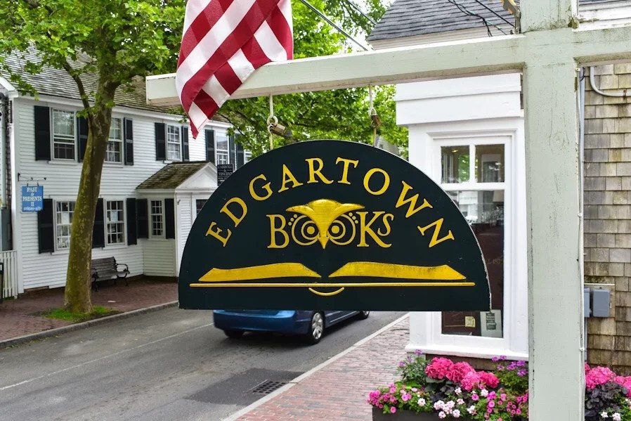 Edgartown Books Afloat In Digital Waters Crispin Haskins