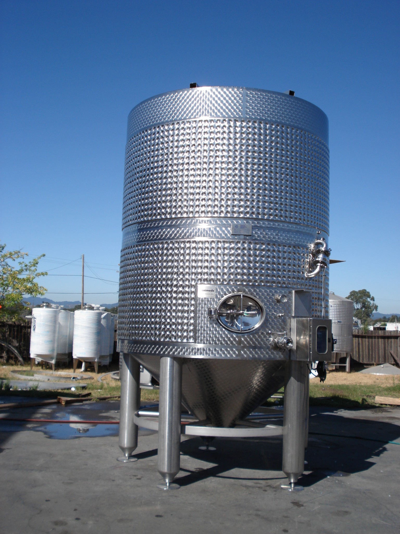 Whether you use it to mix cakes, marinate meat or make a salad in, this large stainless steel . Ganimede Tanks | Stainless Steel Wine Fermentation Tanks