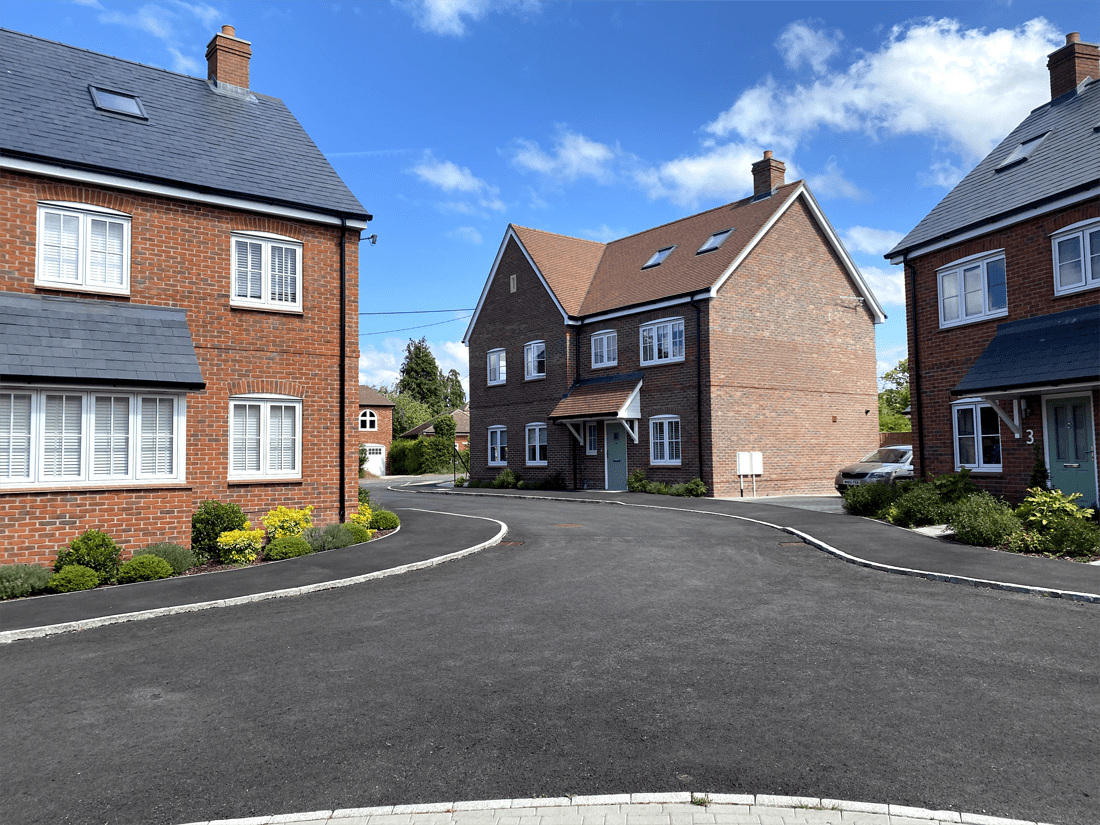 CRUMPLINS MEADOW, ODIHAM, HAMPSHIRE Croft Homes