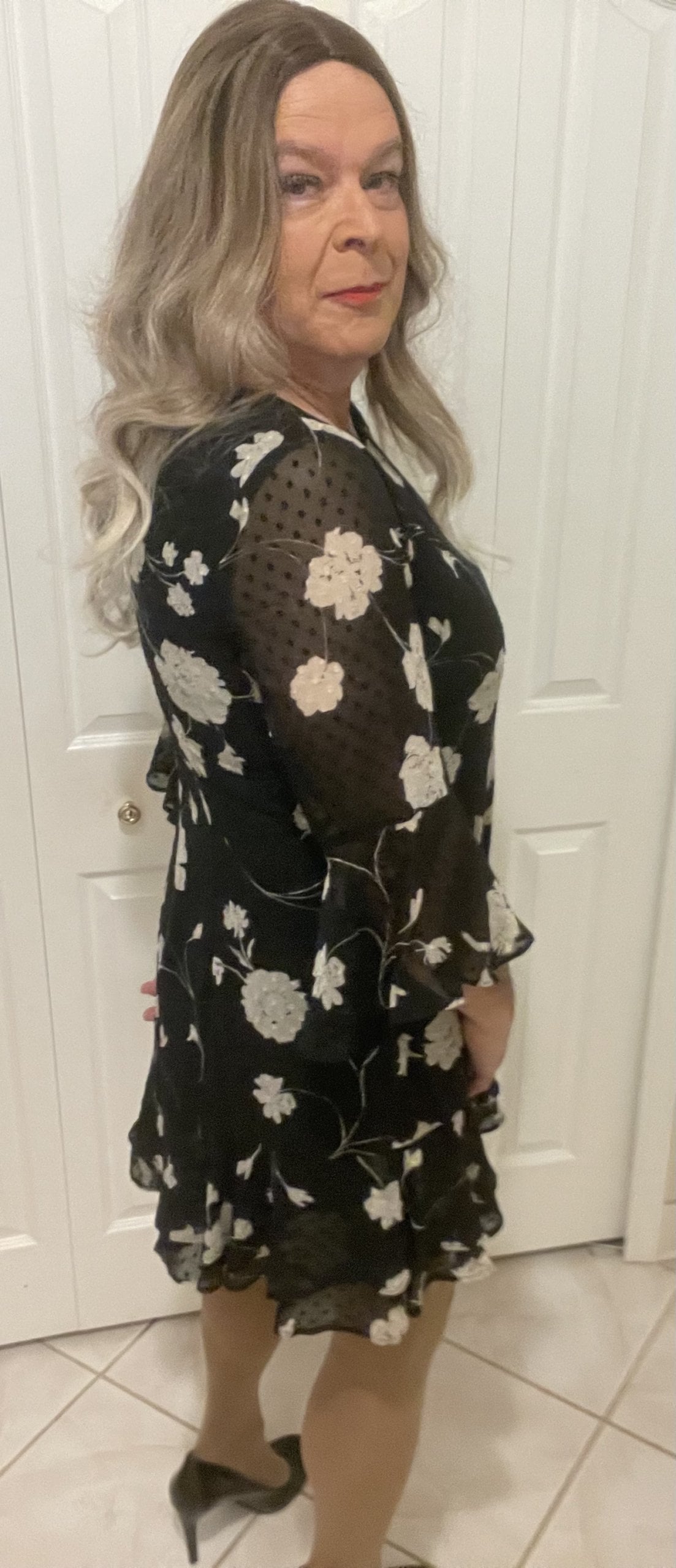 Another little black dress Crossdresser Heaven(02)
